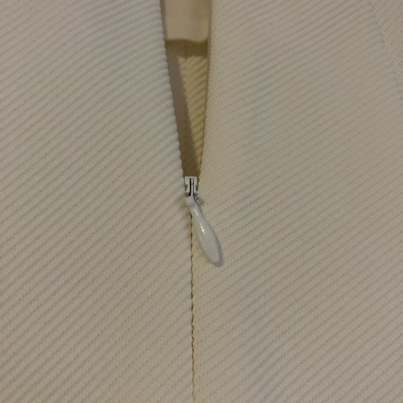 Diane Von Furstenberg - White Textured Zip-Up Dress W/ Belt - Picture 5 of 9